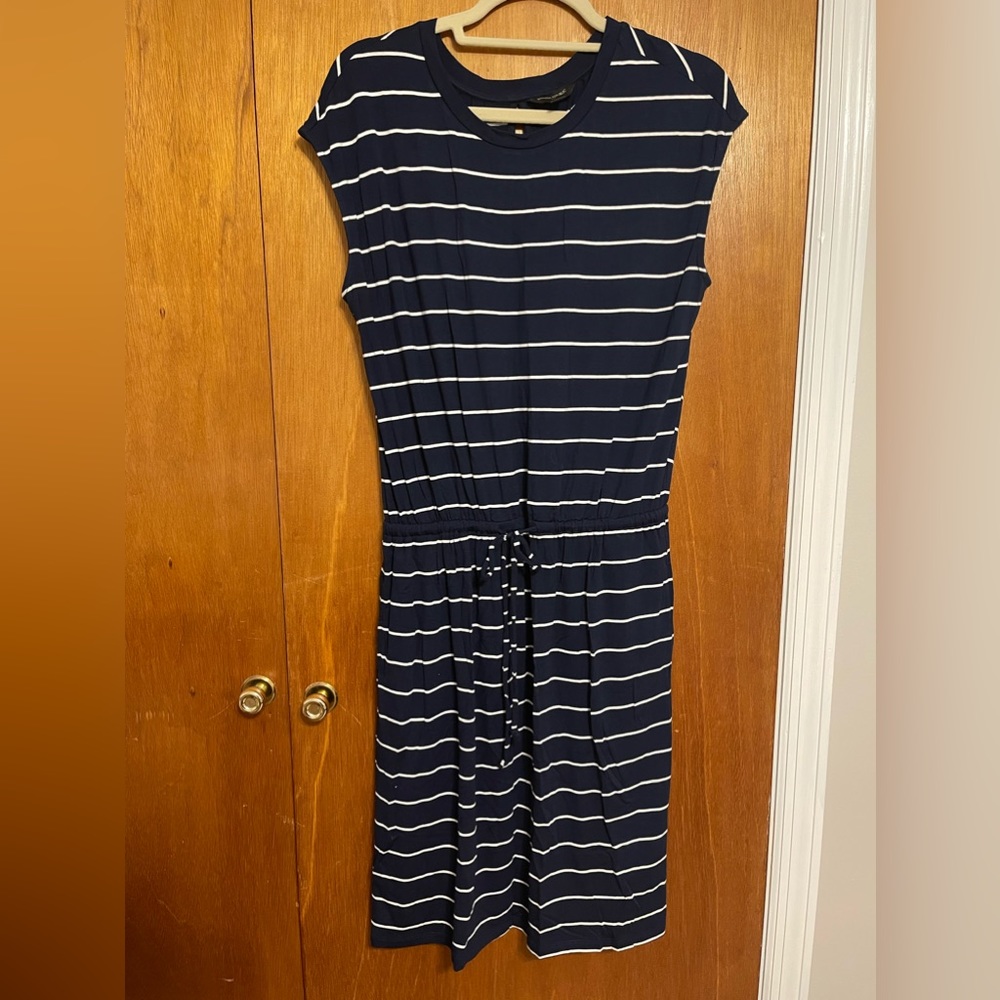 Banana Republic Dress 
Fabric Tie 
Size: Medium